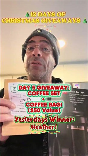 🎁 DAY 5 GIVEAWAY 🎁 We’re giving away this BODUM JAVA 4-pc Coffee Set ☕️