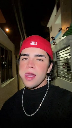 Aaron Mercury: El Rey del Ridículo 😂