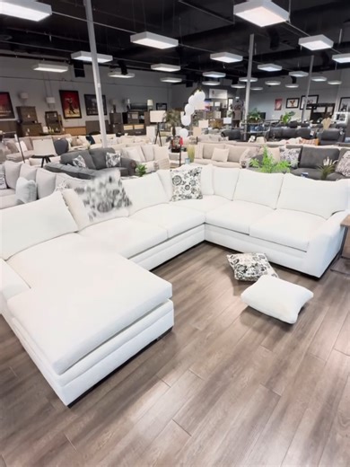 🛋️ Cream U-Shaped Modular Cloud Couch. Luxury comfort for modern UK homes ✨ ✔️ 7 / 8 / 9 seater options ✔️ Customisable U-shape modular layout ✔️ Super-soft cloud cushioning ✔️ Premium, stain-resistant fabric ✔️ Strong, durable frame Perfect for large families and stylish living spaces. 📩 DM now for price & fast UK delivery #ModernHome #Luxurycouch #BigSofa #CozyLiving #HomeStyleUK #RoomMakeover #Furniture #ushapesofa#cloudcouch #ForYou #FYP #unitedkingdom