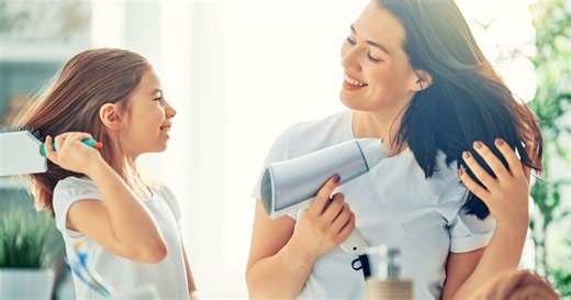 Voici comment sécher vos cheveux plus vite selon un expert