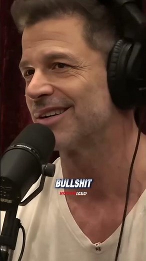 Did They Fake the Muscles in the 300?