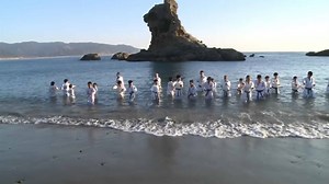 Video. Chilly swim for karate kids in Japan