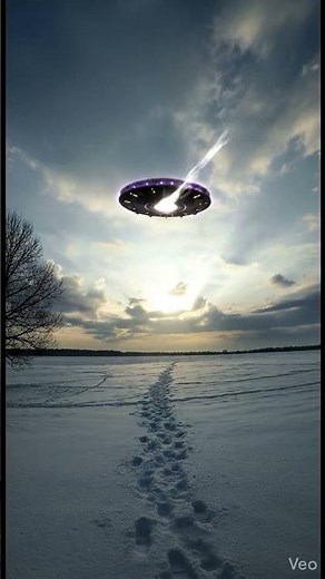 🛸 UFO Spotted! Flying Saucer Zooms Into the Sky #UFO #FlyingSaucer #UFOsighting #aliens