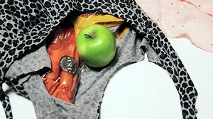 How to Make a No-Sew Tote Bag From an Old Tee