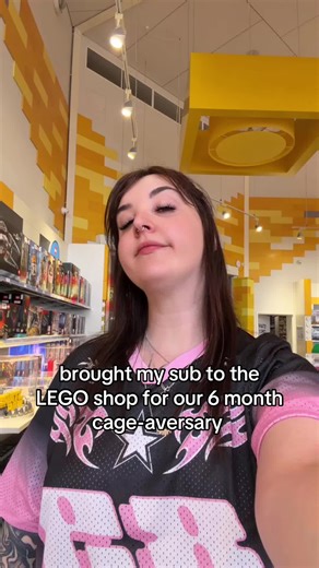 Sarah Button (@tallfatcat)’s video of Lego