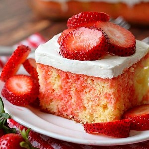 409K views · 567 reactions | STRAWBERRY SHORTCAKE POKE CAKE - a delicious and cool cake topped with a cream cheese and whipped cream frosting topped with strawberries. Everyone loves it!! FULL RECIPE: https://lilluna.com/strawberry-shortcake-poke-cake/ | Lil' Luna - Kristyn Merkley | Facebook