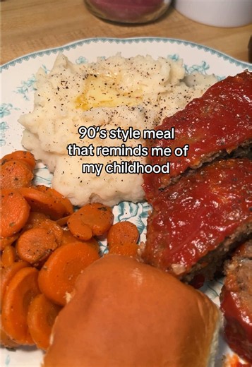 My favorite way to make meatloaf doesn’t involve measurements. I just follow my heart and adjust as I go! Start with 1 pound of ground beef and season it well. Add minced garlic, chopped onion, a few splashes of Worcestershire sauce, some panko breadcrumbs, one egg, a couple tablespoons of milk, and a little ketchup. Don’t add too many breadcrumbs, or your meatloaf will dry out. Mix everything together, then adjust as needed. You want the mixture to be moist but firm enough to hold its shape. Sh