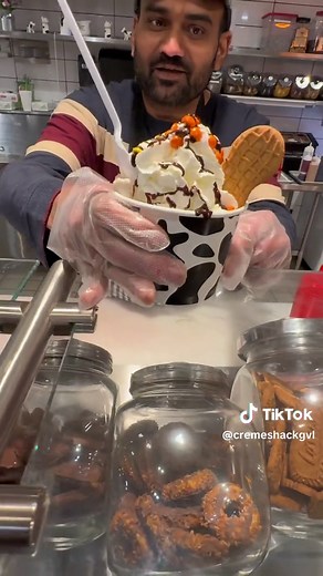 Nutter butter to icecream like magic🫣 #rolledicecream #icecreamrolls #appleicecream #grandeprairieicecream #grandeprairie #rolledicecreamshop