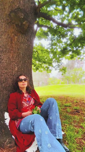 Travel with your wardrobe these holidays! Get 5 % off your first purchase with us! Shop at jessieflorenceprelovedclothing.store #prelovedfashion #sustainablefashion #vintagefashion #retrostyle #70sfashion