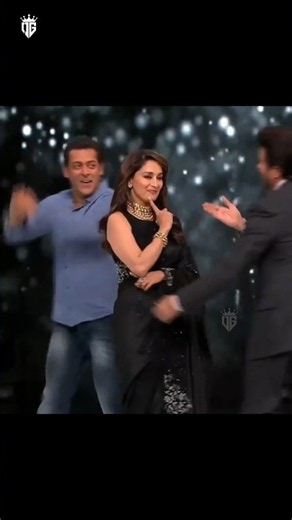 Salman Khan, Anil Kapoor & Madhuri Dixit Dance On Stage 😍🔥 | Celebs Reaction #shorts