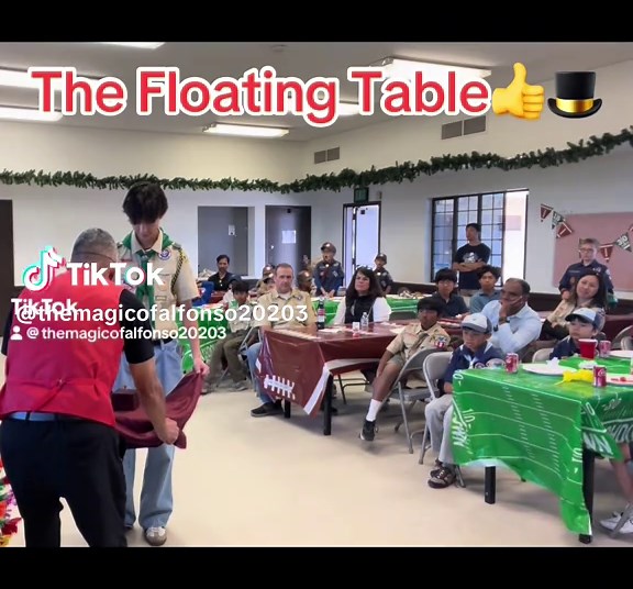 Love the floating table👍🎩❤️#magictricks #magician #bestmagictrick #fypagetiktok #magictrick #closeupmagic #fypagetiktok #team #illusion #magic #magicshow #
