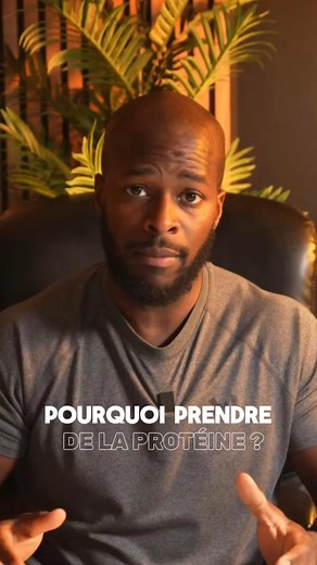 🌙 La whey, un vrai bon complément 💪🍽️ Comme tu l’as sûrement compris, 👉 la protéine, c’est ESSENTIEL si tu veux : • te muscler 💥 • t’affiner 🧘 • perdre du gras 🔥 • ou juste être en meilleure santé 🧬 ❗ Petit rappel : 🔸 En général, on n’en consomme pas assez 🔸 Et plus on vieillit, plus on en a besoin à cause de la fonte musculaire (sarcopénie 😬) ➡️ Et ça joue directement sur : ✔️ ta forme ✔️ ta silhouette ✔️ ta récupération 🎯 C’est pour ça que la whey est une super option : ✅ Pratique 