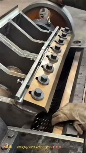 Testing cutter blade machine by cutting gloves 🧤