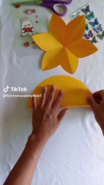 Flores de Papel: Cómo Crear Bellezas Artesanales