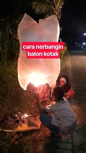 HOW TO FLY A MINI BOX HOT AIR BALLOON WITH ALBI AND IBNU #hotairballoon #balloon