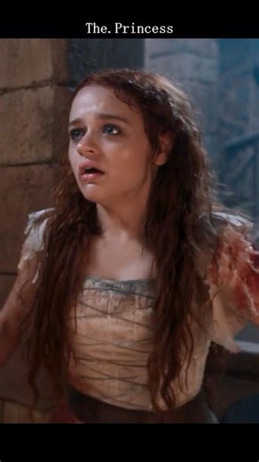 🏰 UNBELIEVABLE Escape! Princess Jumps from Castle & Swings to Safety 🦸♀️