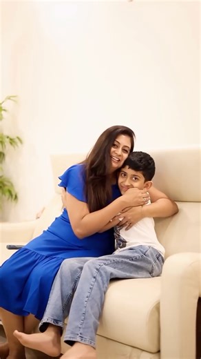 Shwetha -Lifestyle and Travel on Instagram: "Kids don’t slow down… so their nutrition shouldn’t either 🤍 Something that works with regular meals, fits into busy mornings, and keeps pace with growing bodies. Use my code - SHWETHA and get exciting discount on gritzo.com #Ad #gritzosupermilk #growingyears #momlife #nutritionsupport"