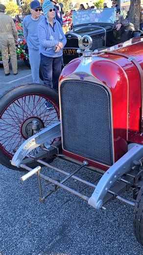 The only LA gridlock I can handle!! 📯💨 Thanks @hcca_socal and Pete Eastwood for another great Holiday Excursion !! One of my favorite events of the year! And thanks @thebrownsensation for the 🎥. | Old crow speed shop
