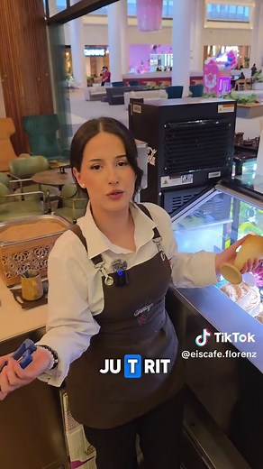 #fyp #viral #eiscafeflorenz #kosovo #prishtinamall