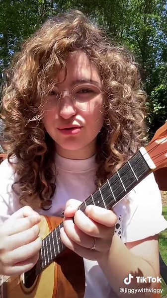 Learn how to play Master of Puppets on Ukulele