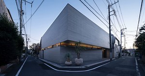apollo architects' 'timeless' house in tokyo is a light-filled fortress with secret gardens