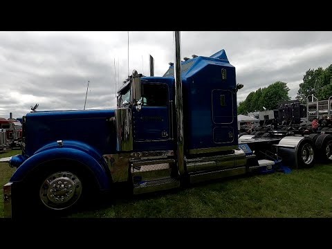 1995 Blue Kenworth W900 Spotted At The 2025 Clifford Truck Show