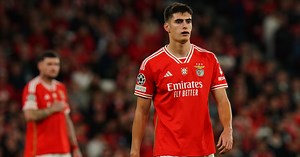 Chelsea make £52m move to hijack Sir Jim Ratcliffe's first Man United transfer