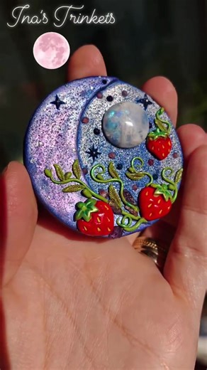 ✨ Handcrafted under the magical Strawberry Full Moon 🌕🍓 This one-of-a-kind polymer clay pendant features glowing strawberries, celestial vines, and a real moonstone – perfect for moon lovers, witchy souls & boho spirits. 🌙 Wear the energy of the full moon. 🔮 Handmade with intention, sealed with stardust. 🎥 Watch the magic come to life! #StrawberryMoon #MoonstonePendant #PolymerClayArt #HandmadeJewelry #WitchyJewelry #BohoStyle #CelestialVibes #FullMoonMagic #JewelryTok #EtsyFinds #MagicalJe