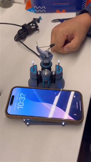 แท่นชาร์จมือถือไร้สาย Air force Commander Red Alert 2 | Fixtoys.net