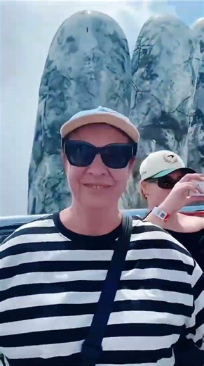Exploring Golden Bridge, Vietnam with Truong Sa Tourist from tourist t. 🇻🇳