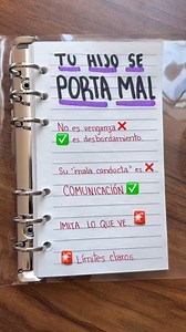 👉 Si tu hijo se porta mal, debe saber esto ‼️🚨 ✨Los niños no se portan mal para molestarnos, se portan mal porque todavía no saben cómo expresar lo que sienten. Detrás de un berrinche hay cansancio, detrás de un grito hay frustración, detrás de una “mala conducta” hay una necesidad no expresada. Ellos no buscan hacernos la vida difícil, buscan que les ayudemos a entender la suya. Cuando dejamos de ver la “mala conducta” como un desafío y empezamos a verla como un pedido de ayuda, la crianza ca