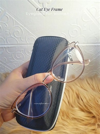 Perfect Eyeglass Frames for Chubby Girls