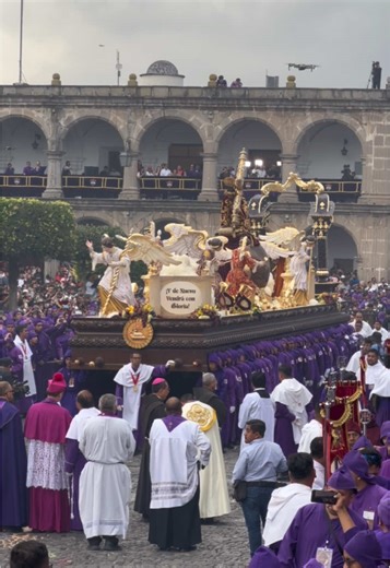 Cuantos esperan la llegada del Quinto Domingo de Cuaresma ✝️ Y acompañar a la Consagrada Imagen de Jesús Nazareno de la Caída 💜 Templo San Bartolomé Becerra, La Antigua Guatemala 🙏🏼 #AntiguaGuatemala #Cuaresma #SemanaSanta #Viral #fyp