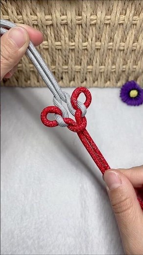 "How to Make a Paracord Survival Bracelet (Quick & Easy)"
