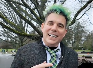 Gen X Tries to Explain Gen Z: Rectangular Guy Edition