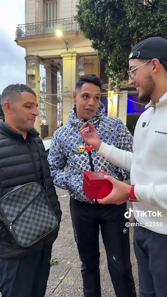 رزق كبير لمكاتب في الجزائر