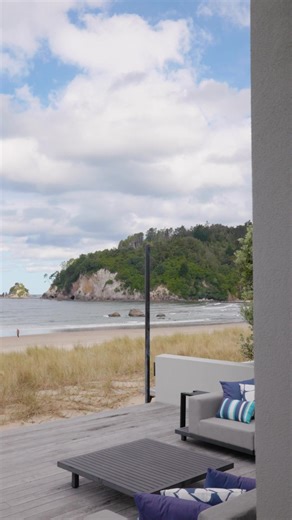 The Ultimate Beachfront Entertainer | New Zealand Sotheby's International Realty ∙ Auckland Eastern Bays