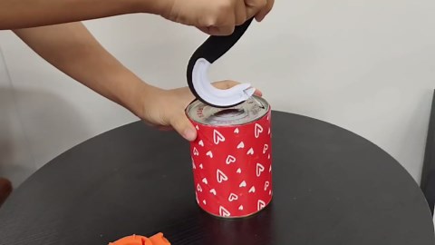 Easy Open Ring Pull Can Opener - Pop Top Tab Puller - Simple Tool for Soda Tabs, Lid Lifter, Tin Can, Ideal for Protecting Nails and Folks with Joint Pain or Arthritis