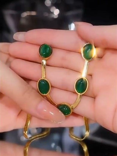 🔍 Search ID: Q96998 Multilayer Green Crystal Snake Chain Necklace - #DealOfTheDay