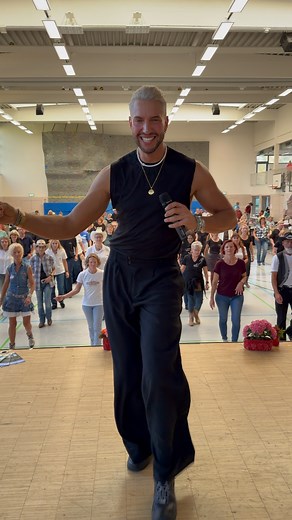 BEAUTIFUL PEOPLE 🙈🥹 Intermediate level line dance 👈 64C | 2W | INTER LEVEL By @colinghys Stepsheet : https://www.copperknob.co.uk/stepsheets/196176/beautiful-people-hot-25 Colin's Country CLUB | Colin's Country CLUB