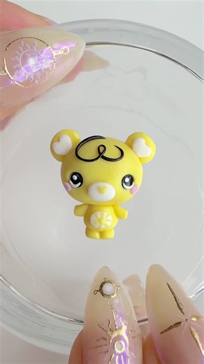 Aquí tienes el caption para TikTok del Funshine Bear ☀️🐻✨ ⸻ Funshine Bear pero en versión mini ☀️🐻 Un pequeño rayito de sol hecho a mano 💛✨ Imposible no sonreír 🥹 #funshinebear #carebears #handmade #cute #parati