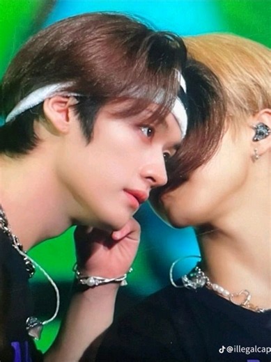 always his favorite voice...#minsung #hanjisung #leeknow #han | minsung
