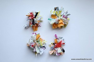 No Sew Quickie!! Try this! Use your fabric scraps to create a fabric pom pom. Aren't they just adorable? Grab this adorable Pom pom maker ---> http://bit.ly/2h81S6l (affiliate) Get the full written tutorial here --->http://www.sewwhatalicia.com/how-to-use-your-fabric-scraps-to-create-a-pom-pom | Sew What Alicia