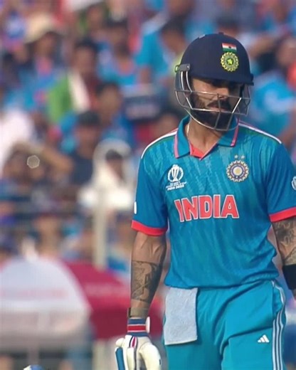 How big is that wicket?! 😲 Pat Cummins comes back into the attack and immediately removes Virat Kohli ☝️ #CWC23 #INDvAUS | ICC - International Cricket Council