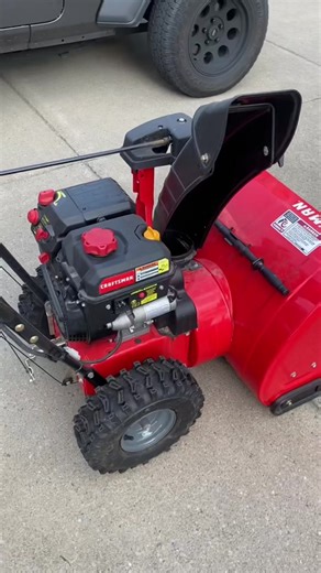 Its never too late to drain the gas out of your snowblower! #snowblowing #snowblower #snow #blizzard #winter #winteriscoming #snowy #machine #engine #plow #plowing #gas #drain #snowblowerproject #snowblowertiktok #youtube #fyp #garagegear