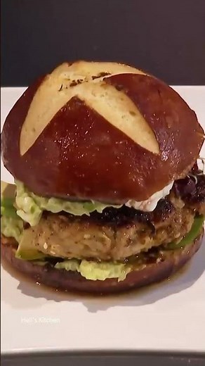 Fiery Flavors at Hell’s Kitchen 🍔🔥 | Gordon Ramsay | discovery+ India