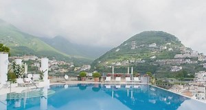 10 Drop Dead Gorgeous Hotel Infinity Pools