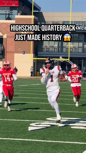 Juan Carlos “ZAP” Zepeda on Instagram: "Noah Torrez just made history 😳 #collegefootball #highschoolfootball #oklahoma #texas"