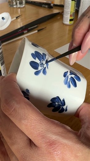 The Perfect Way To Reuse Your Tea Cup This Spring and Feed The Birds 🐦🫖