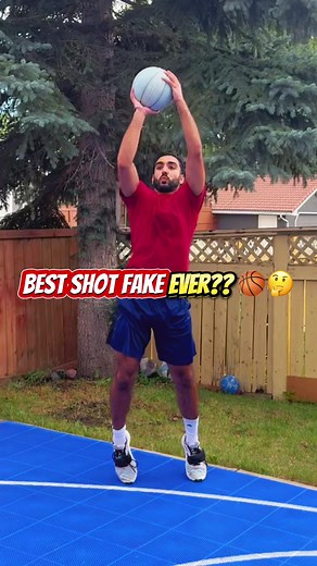 Is this the best shot fake EVER???🏀🤔 Full skills program in bio‼️🏀 #basketballtraining #basketballtips #basketballmoves #basketballdrills #basketballworkout